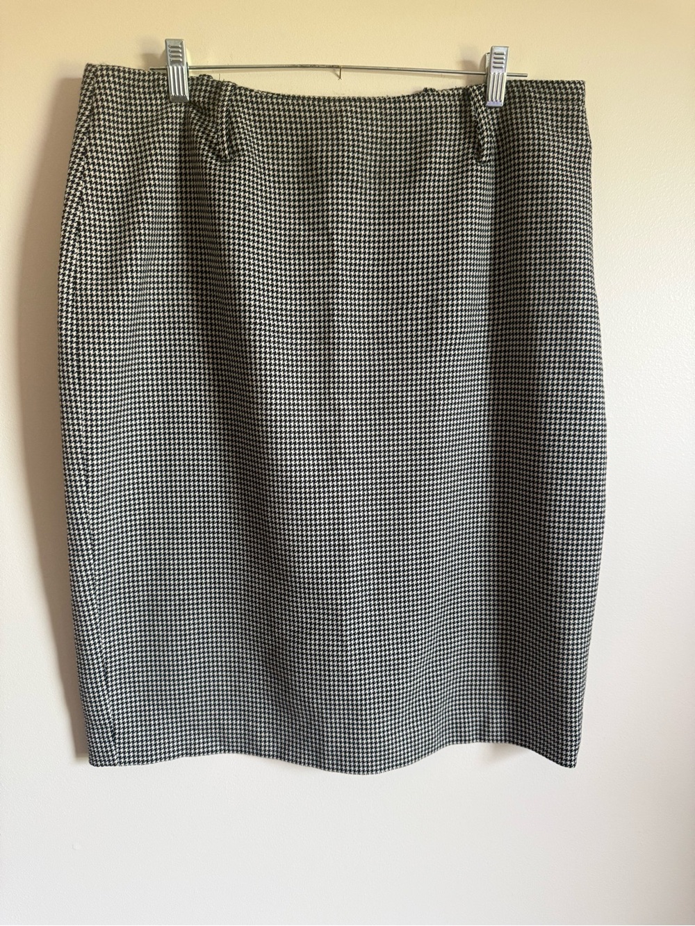 Anne Klein Black & White Houndstooth Wool Pencil Skirt